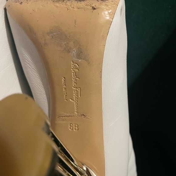 SALVATORE FERRAGAMO WHITE BOOTIES - Picture 4 of 7